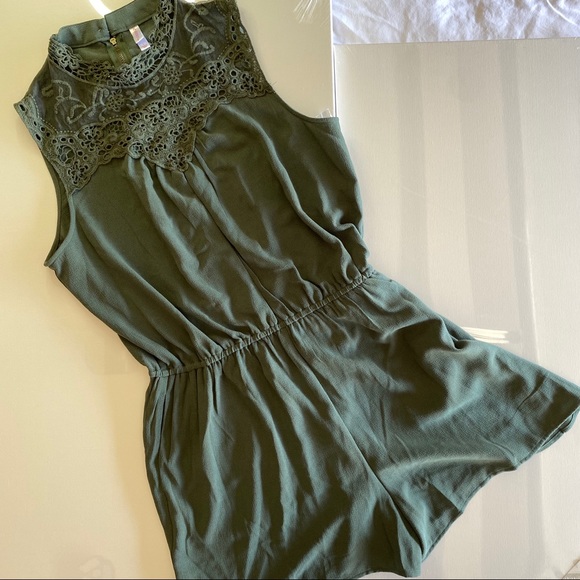 NWT army green romper - Picture 2 of 6